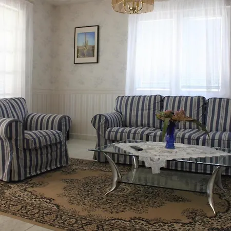 Cedar House Апартаменты