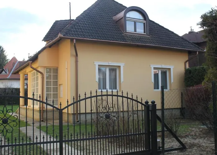 Apartment Cedar House *